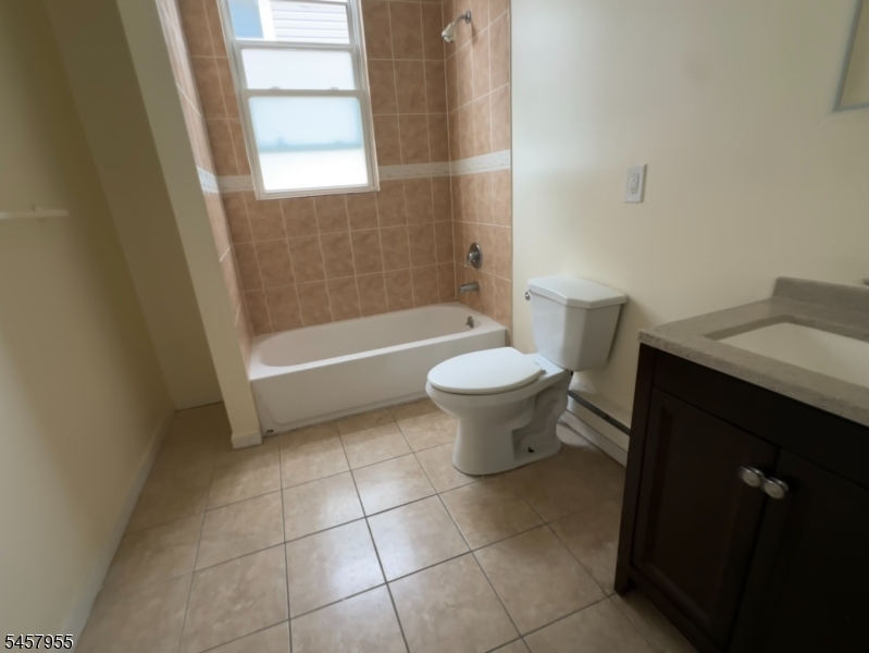 313 Leslie Street 1 Property Photo 7
