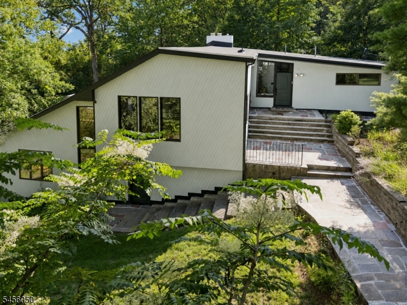 26 Skyline Drive Property Photo 1