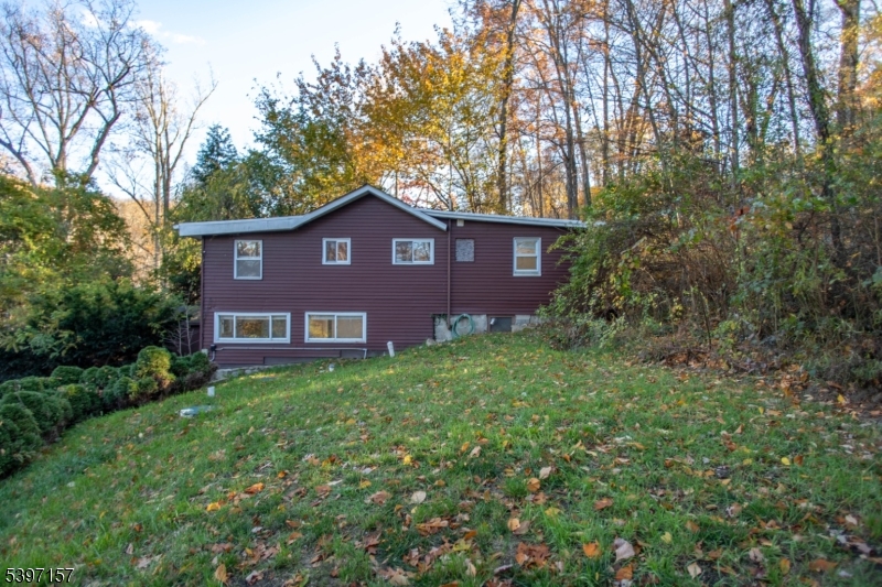 18 Decker Pond Rd Property Photo 9