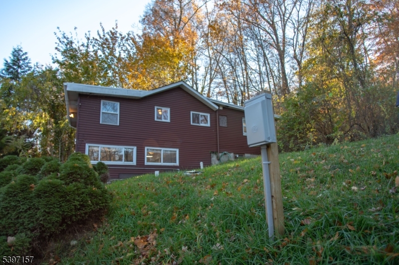 18 Decker Pond Rd Property Photo 10