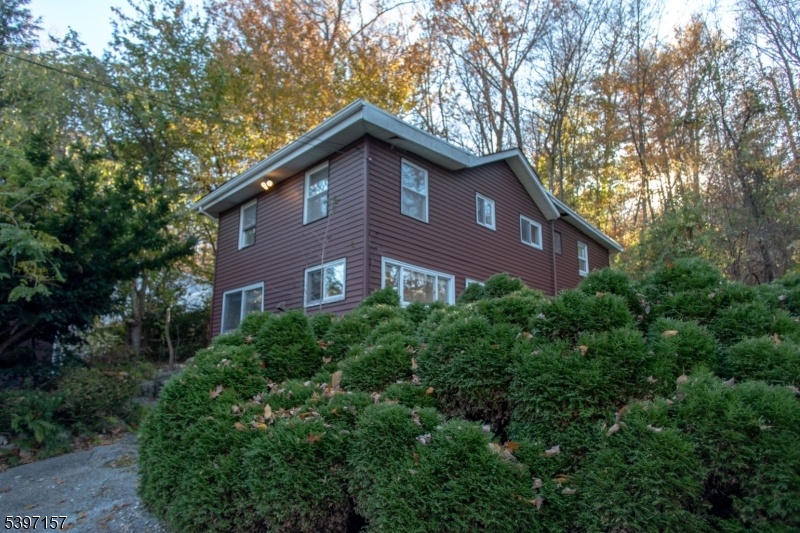 18 Decker Pond Rd Property Photo 12