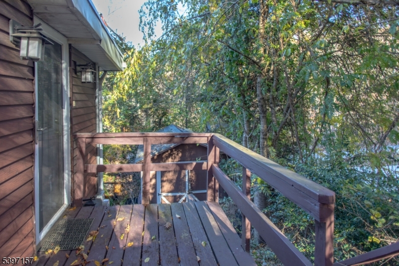 18 Decker Pond Rd Property Photo 13