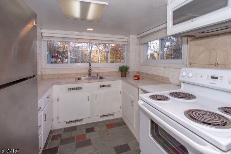 18 Decker Pond Rd Property Photo 29