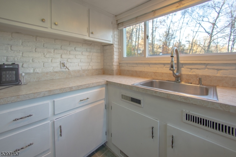 18 Decker Pond Rd Property Photo 31