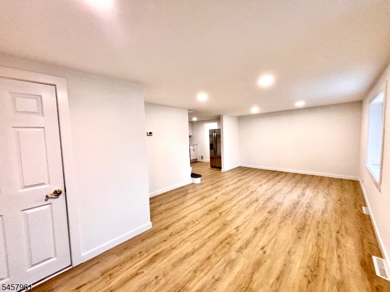 20 Garbarino Ave Property Photo 4