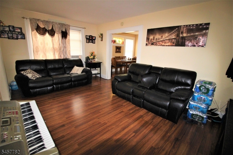 10 Rose Ter Property Photo 4