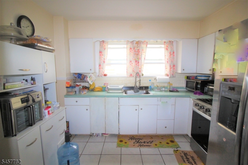 10 Rose Ter Property Photo 6