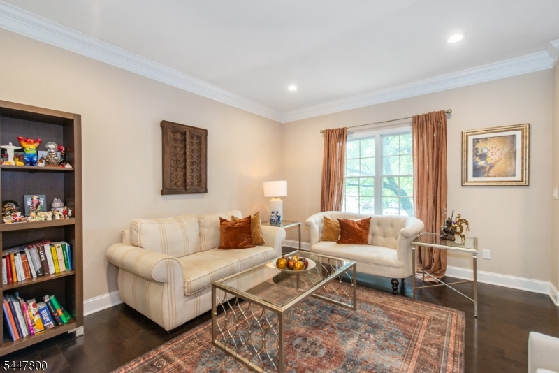 7 Gordon Place Property Photo 6