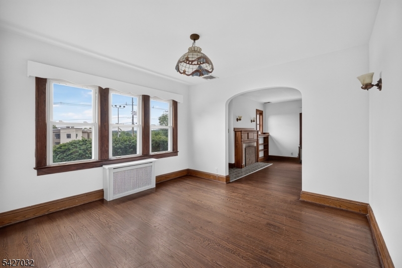 1208 Pompton Ave Property Photo 6