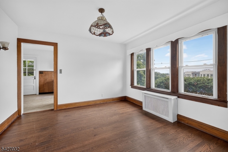 1208 Pompton Ave Property Photo 7