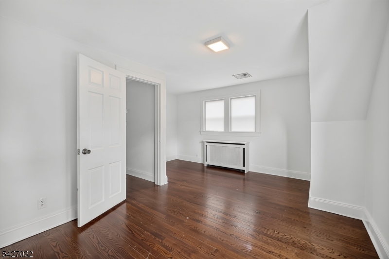 1208 Pompton Ave Property Photo 11