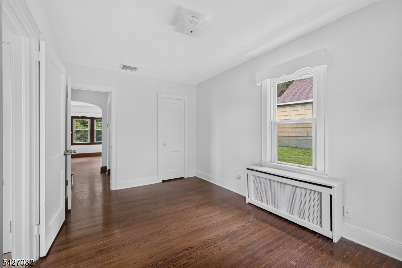 1208 Pompton Ave Property Photo 16