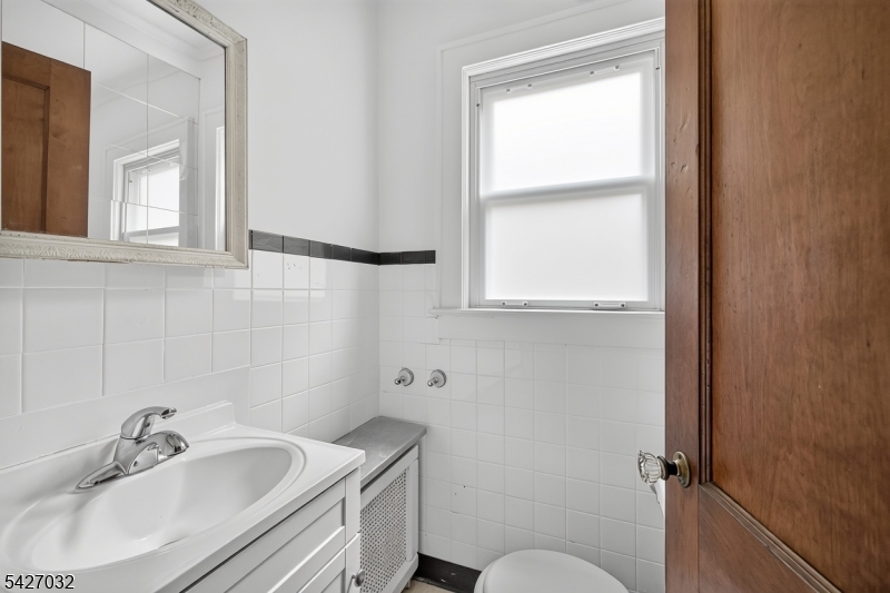 1208 Pompton Ave Property Photo 17