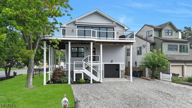 15 Starboard Ct