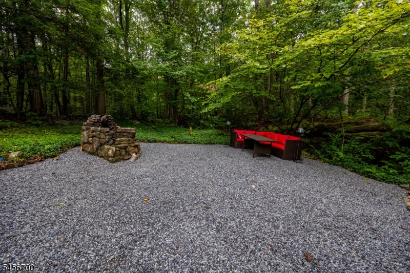 8 Mountainside Dr Property Photo 6