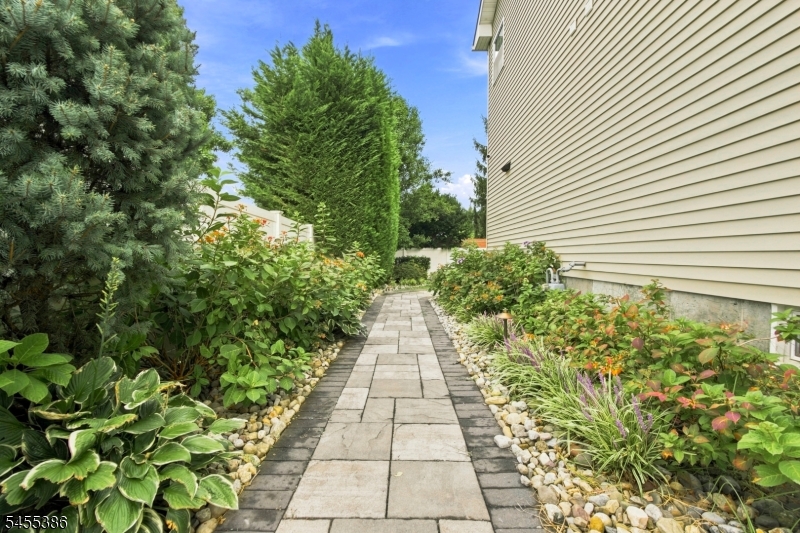 18 Kendall Rd Property Photo 23