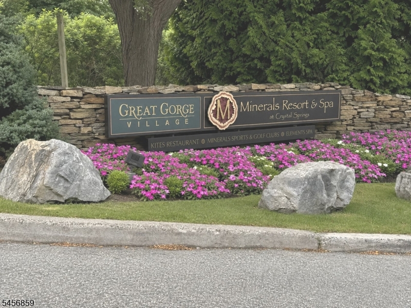 1 Beaver Creek Dr 4 Property Photo 1