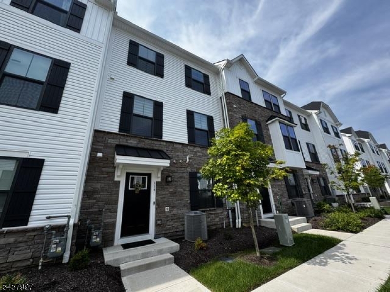 114 Bergen St Property Photo 1