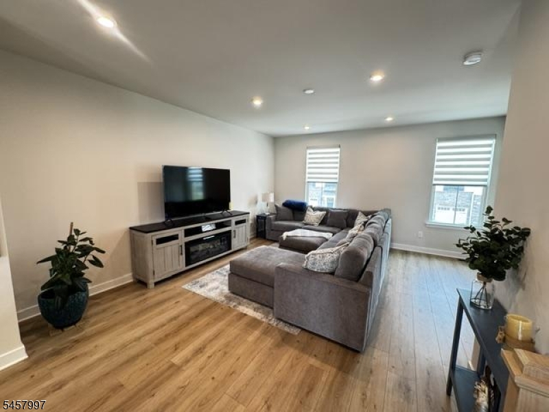 114 Bergen St Property Photo 5