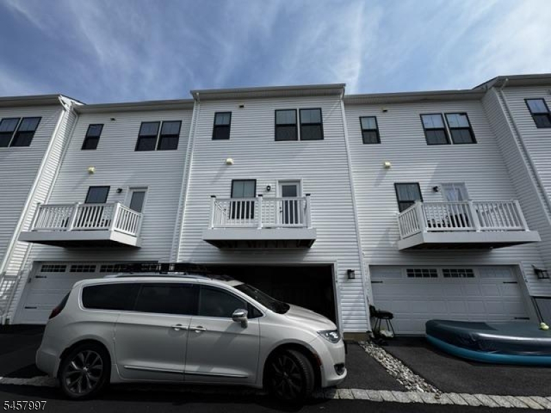 114 Bergen St Property Photo 21