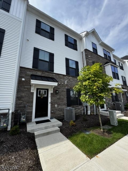 114 Bergen St Property Photo 24