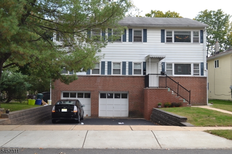 511 Downer St Property Photo 1