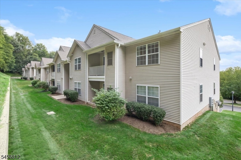 1233 King Ct Property Photo 1