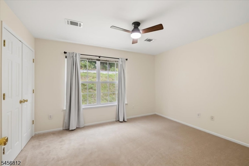 1233 King Ct Property Photo 18