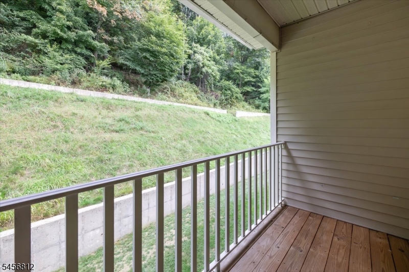 1233 King Ct Property Photo 23