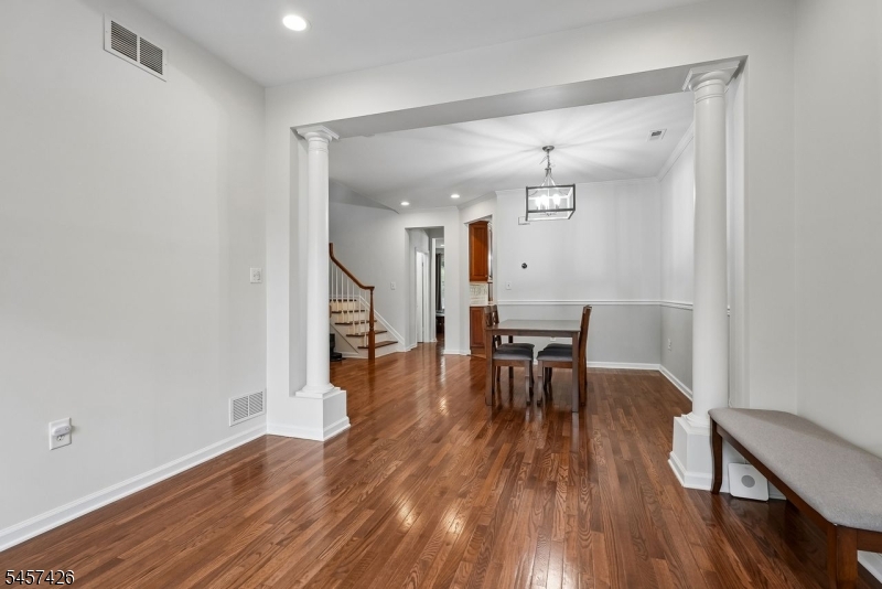 19 Jackson Ave Property Photo 12