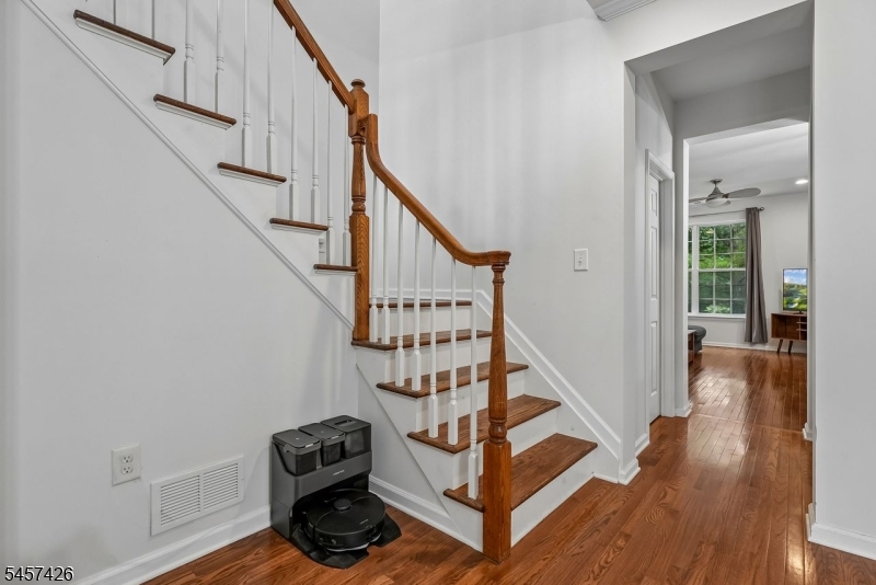 19 Jackson Ave Property Photo 15
