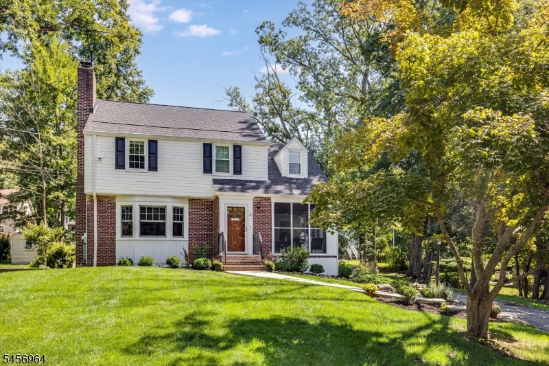22 Sheridan Avenue Property Photo 1