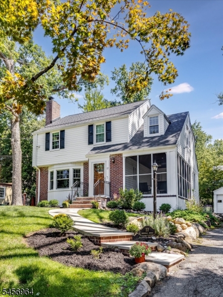 22 Sheridan Avenue Property Photo 4