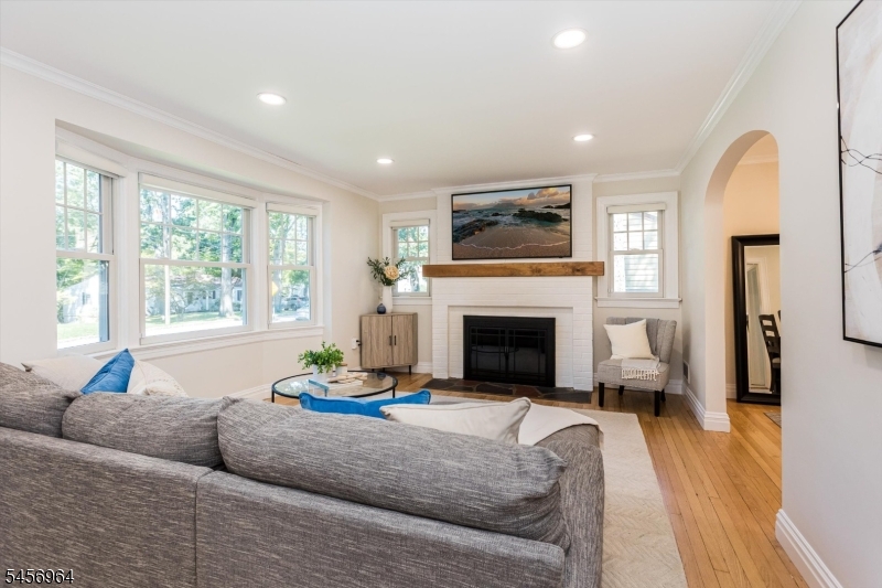 22 Sheridan Avenue Property Photo 6