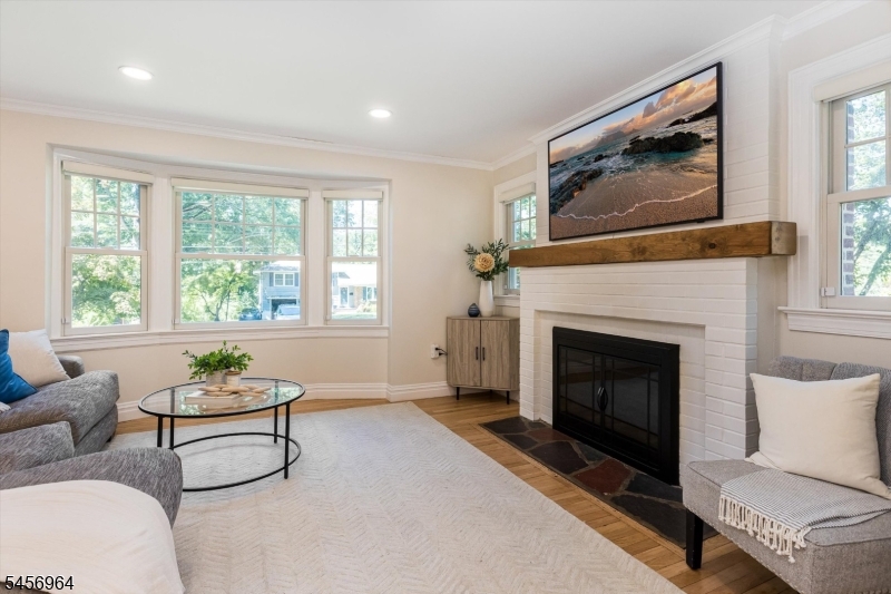 22 Sheridan Avenue Property Photo 8