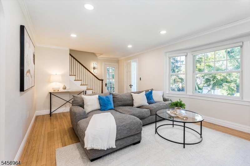 22 Sheridan Avenue Property Photo 10