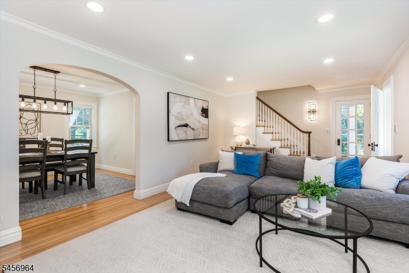 22 Sheridan Avenue Property Photo 11