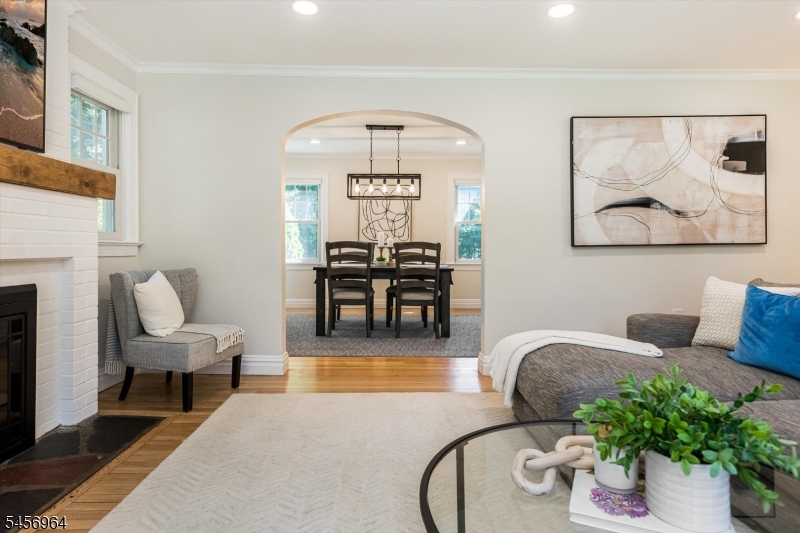 22 Sheridan Avenue Property Photo 12