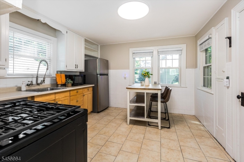 22 Sheridan Avenue Property Photo 17