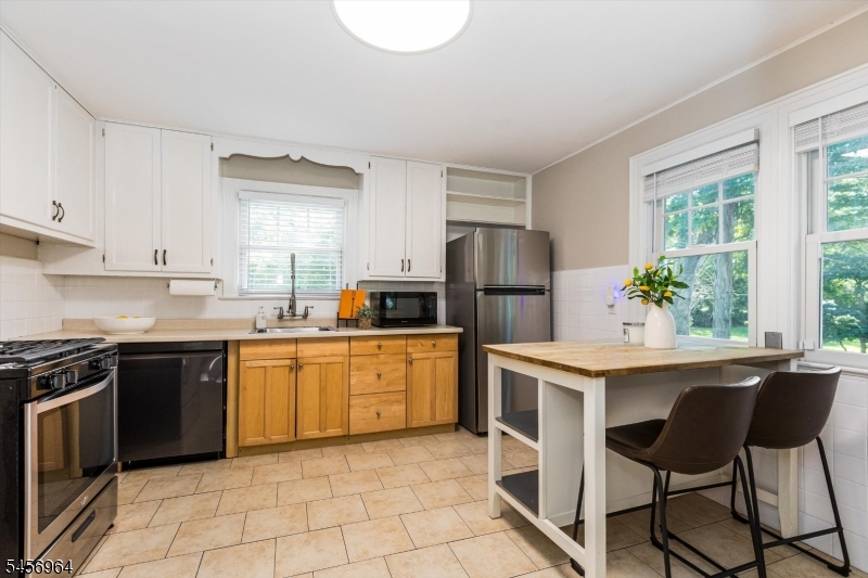 22 Sheridan Avenue Property Photo 18