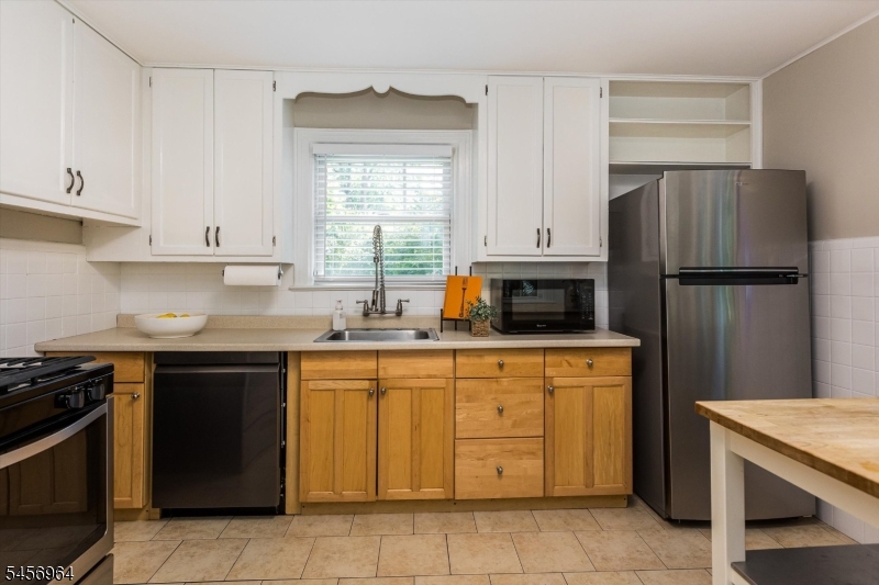 22 Sheridan Avenue Property Photo 19
