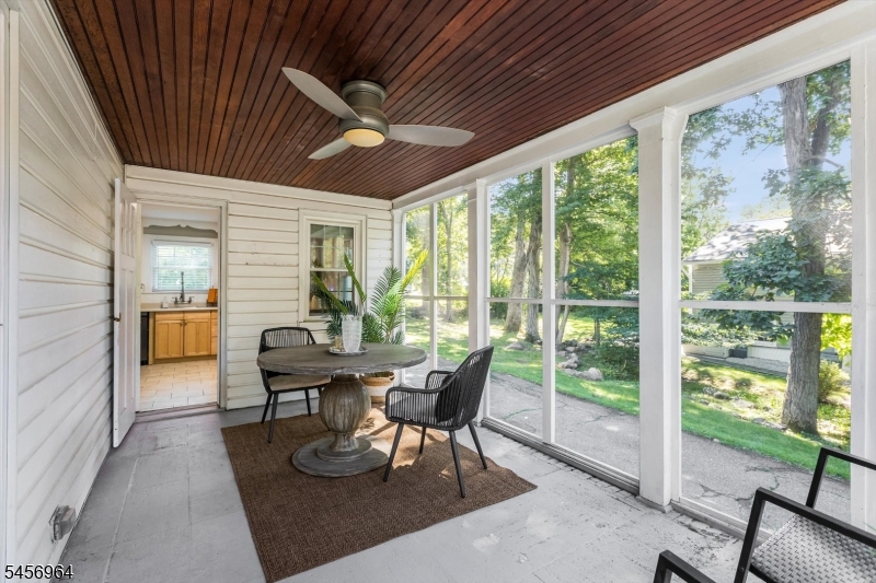 22 Sheridan Avenue Property Photo 22