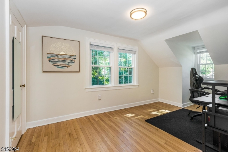22 Sheridan Avenue Property Photo 29
