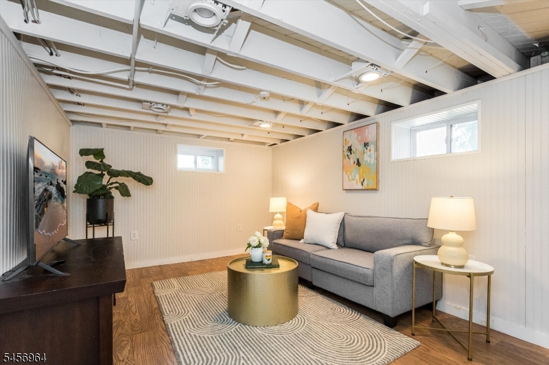 22 Sheridan Avenue Property Photo 31
