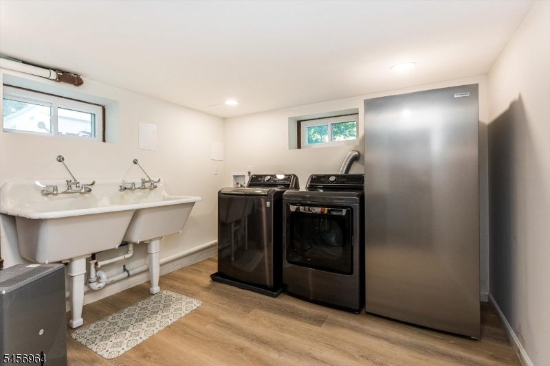 22 Sheridan Avenue Property Photo 32