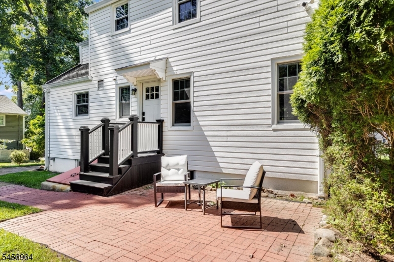 22 Sheridan Avenue Property Photo 33