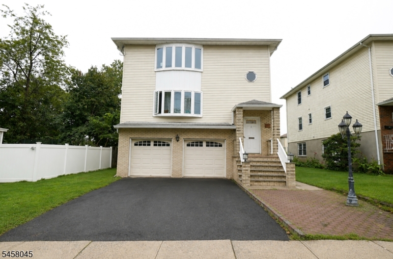 839 Walnut St Property Photo 1