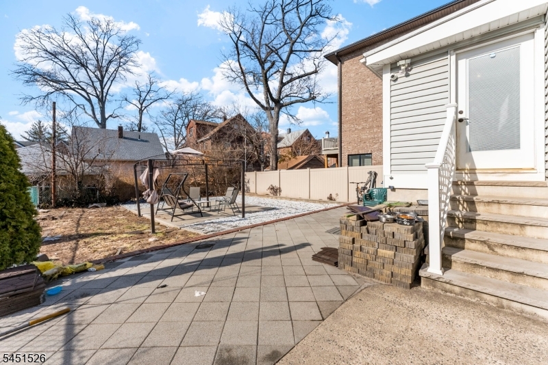 789 Harvard Pl Property Photo 32