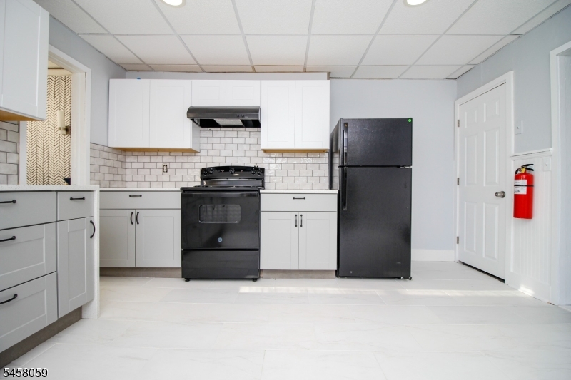 2 Baker Ave Property Photo 5