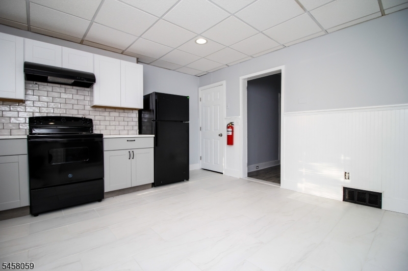 2 Baker Ave Property Photo 6